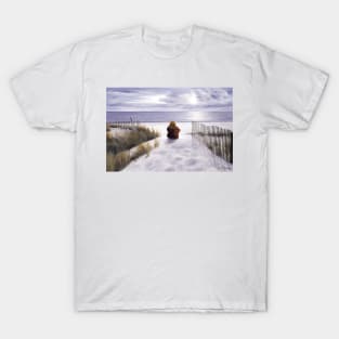 GIRL ON THE BEACH T-Shirt